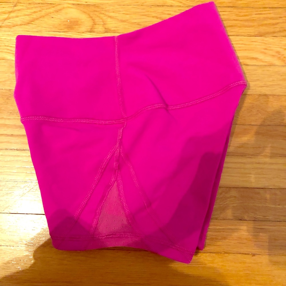 Lululemon yoga shorts pink with mesh